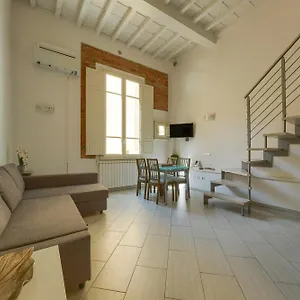 https://calimaruzza-apartments.it-tuscanyhotel.com
